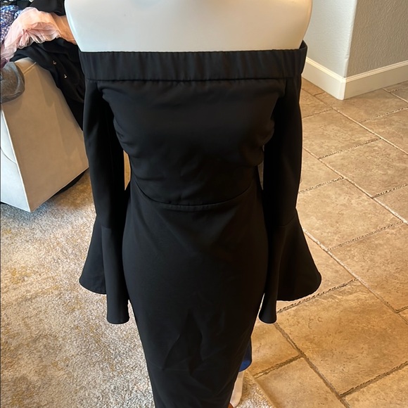 Missguided Dresses & Skirts - ***NWT***Missguided size 8 Elegant Black Off-Shoulder Dress